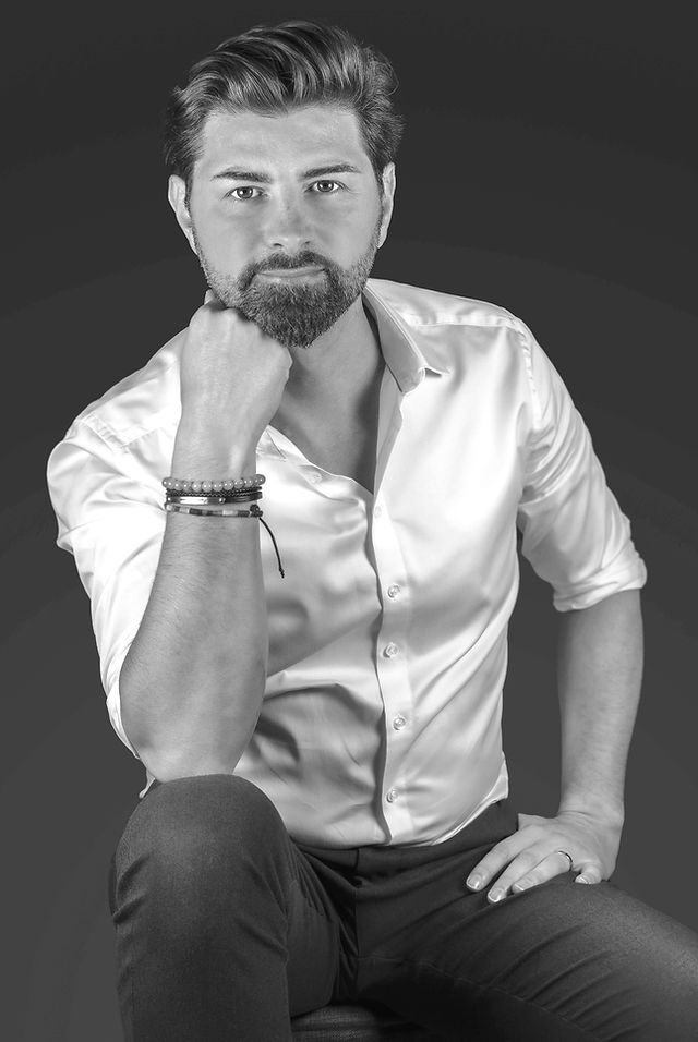 Portrait de Julien Regul en noir et blanc