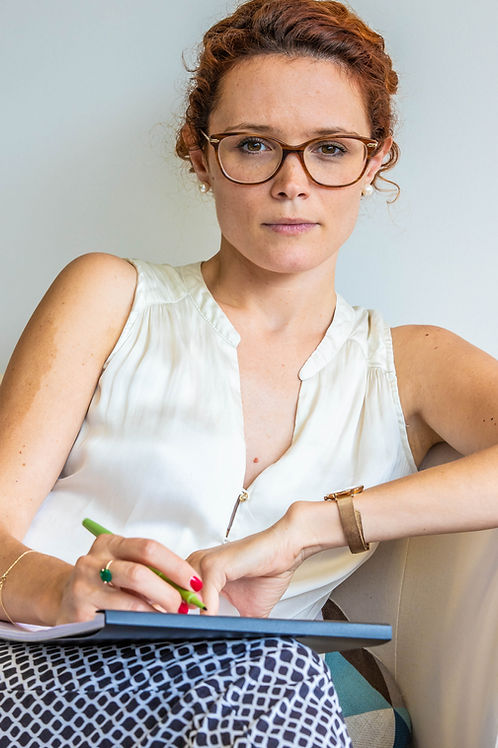 Portrait professionnel dans un environnement de travail